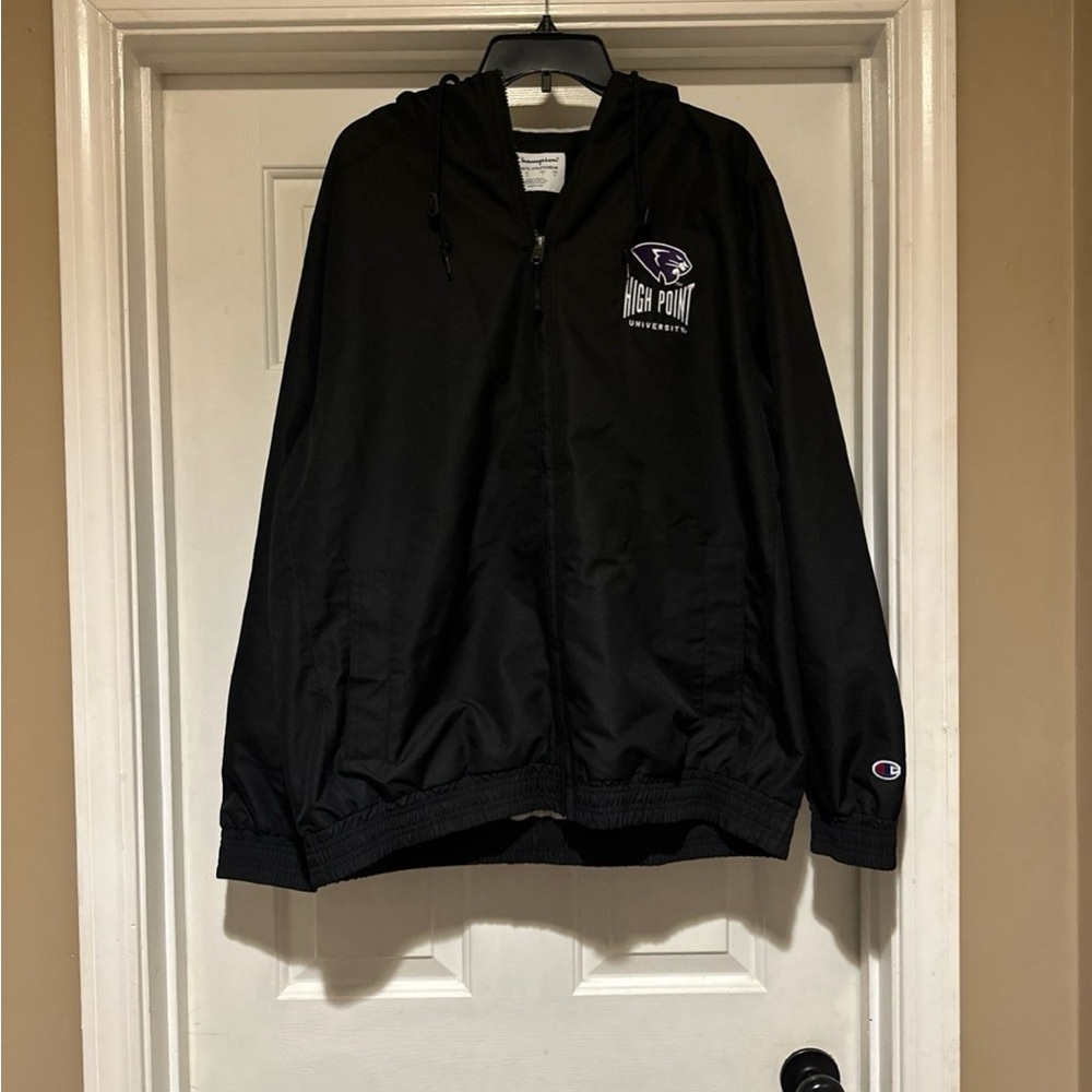 Champion High Point University Insulated Windbreaker/Rain Jacket Men’s Size L